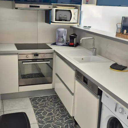 Le Pecherie, T3 Superbe Vue Mer, Parking, Clim, Wifi *