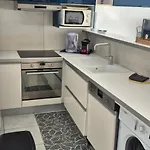 Le Pecherie, T3 Superbe Vue Mer, Parking, Clim, Wifi *