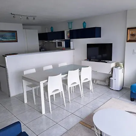 Le Pecherie, T3 Superbe Vue Mer, Parking, Clim, Wifi Апартаменты *