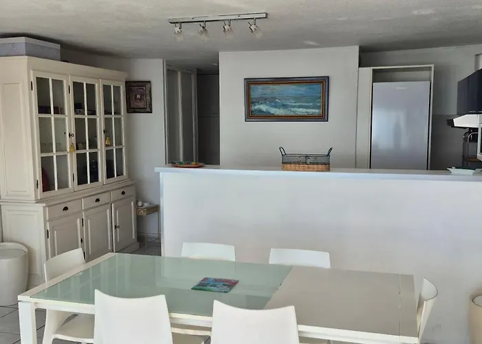 Le Pecherie, T3 Superbe Vue Mer, Parking, Clim, Wifi * Агд